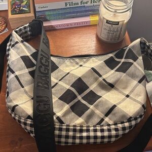 black & white plaid baggu crossbody